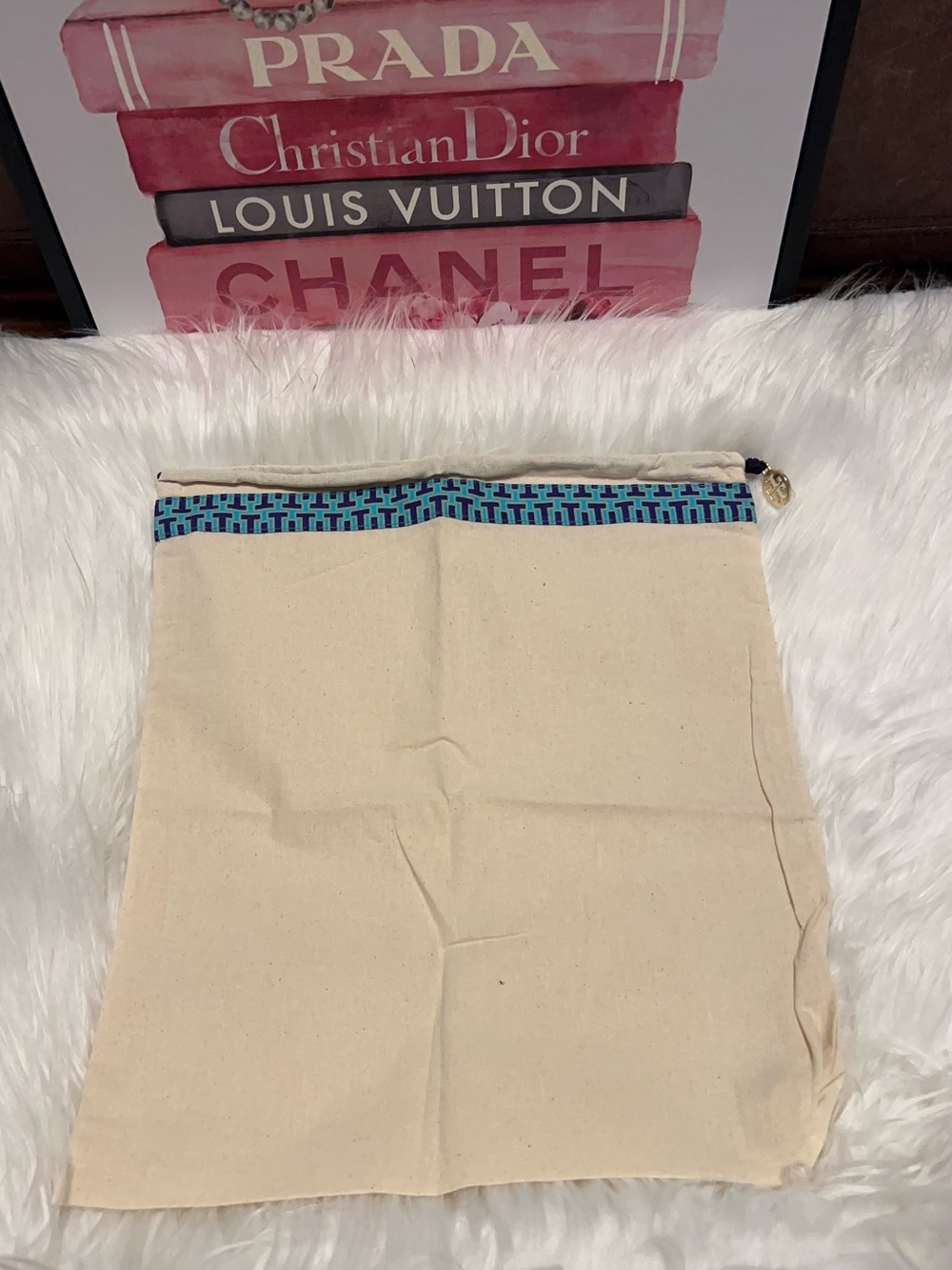 Tory Burch autentic new Cream Canvas Drawstring with Blue Trim dust bag 12X15 - Picture 3 of 8